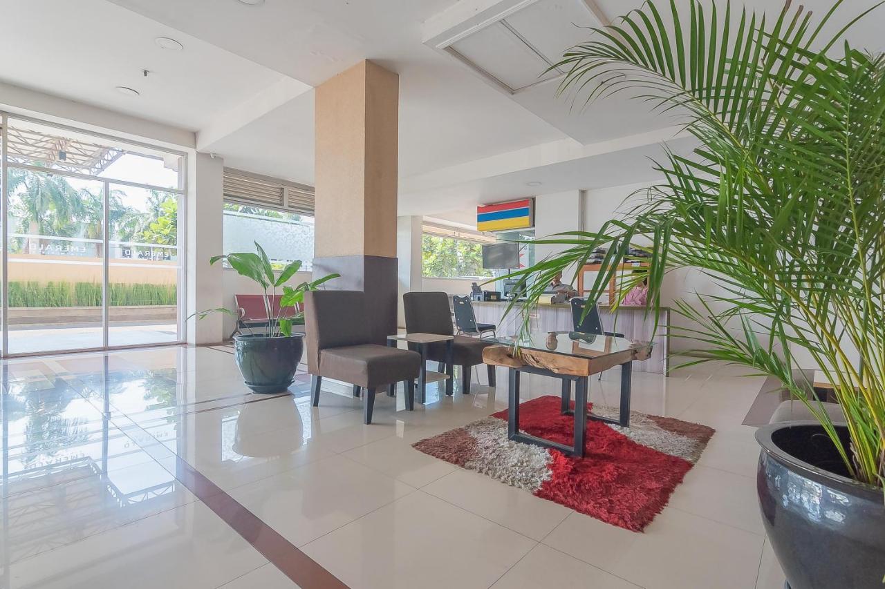 Reddoorz Apartment @ Emerald Towers Bandung Exteriör bild